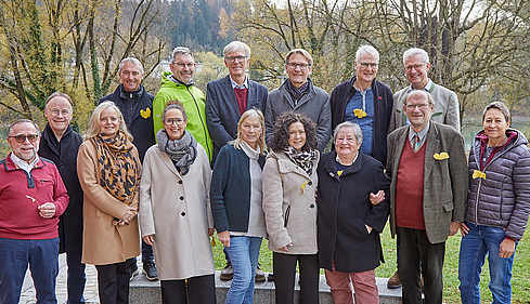 OB-Kandidat Urban Mangold (2.v.l.) und Aktive Passauer-Sprecherin Gudrun Dentler (vorne Mitte) stellen die parteifreien Kandidaten ihrer gemeinGünter Brilka, Stadträtin Dr. Eva Gerstl, Petra Wimmer, Andrea Brodschelm, Melitta Pangerl, Dr. Pankraz Freiherr von Freyberg und Birgit Pichert, Stadtrat Oliver Robl, Dr. Wolfgang Gion, Gunther Willeitner, Stephan Bauer, Michael Held und Dr. Fritz Audebert.